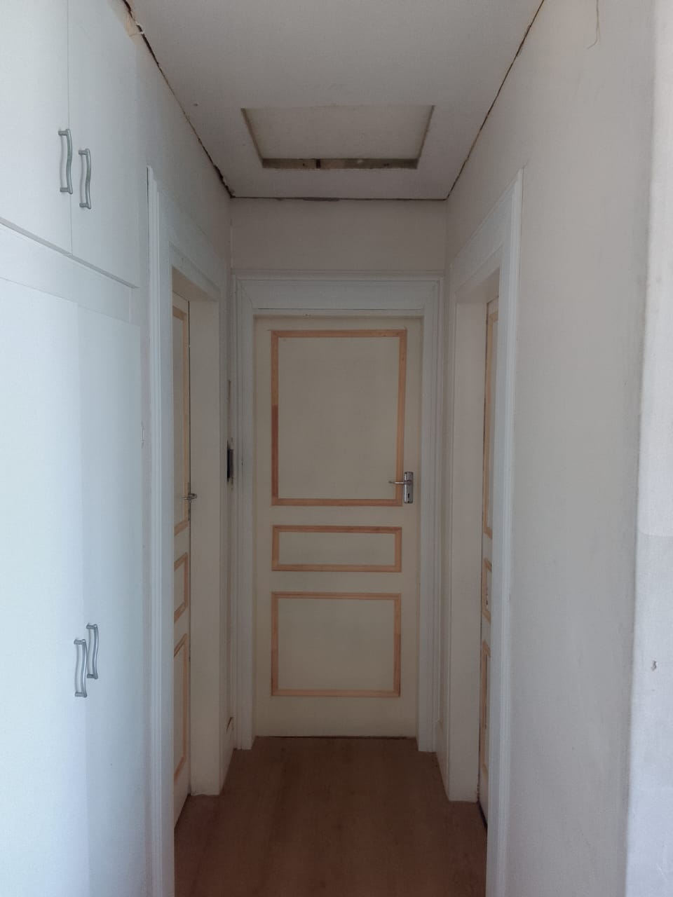 Door suite corridor